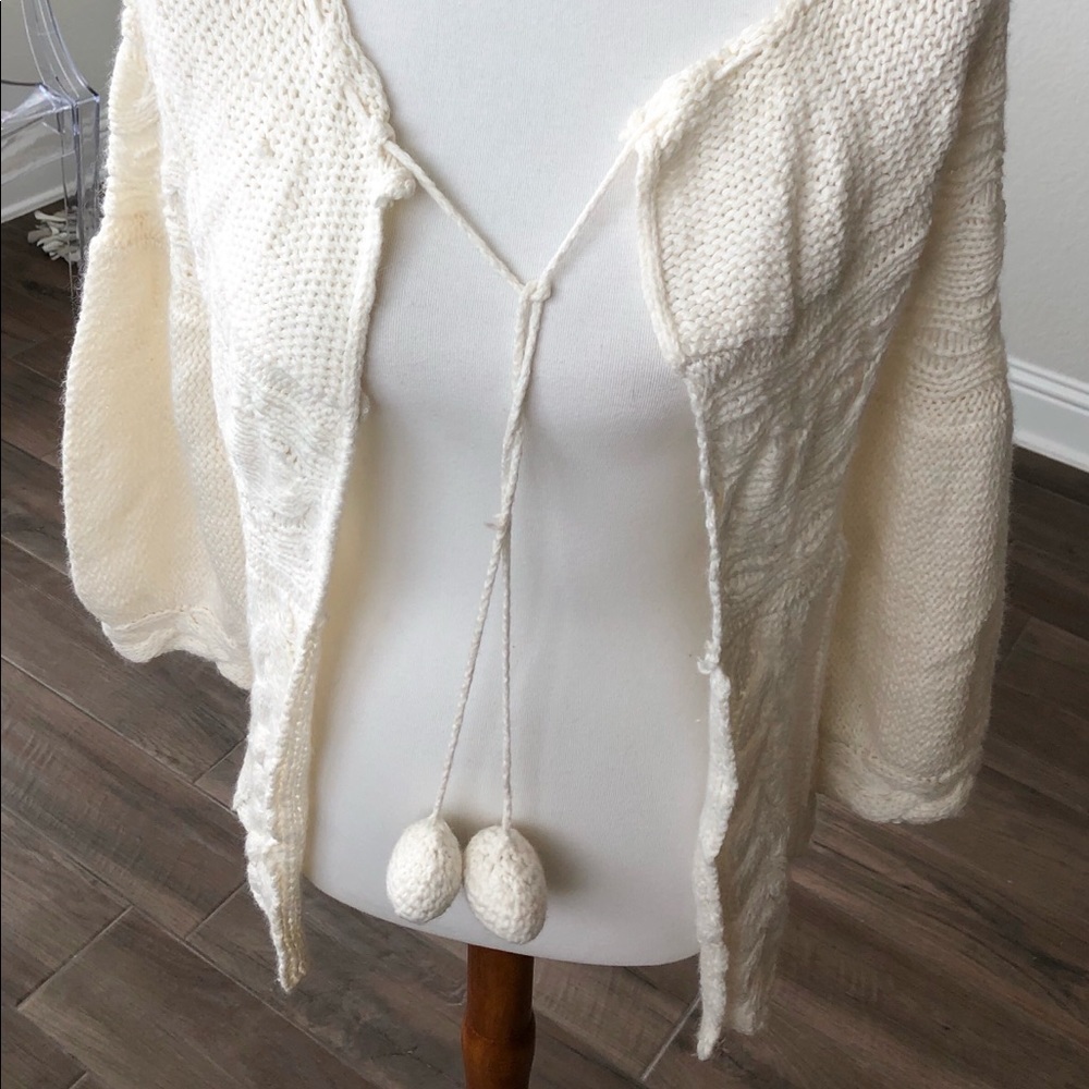 American Rag cable knit sweater cardigan Pom Pom weather neutral cozy